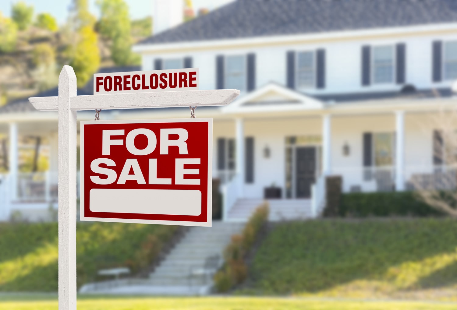 USE THESE 5 TIPS BEFORE BUYING A FORECLOSURE PROPERTY